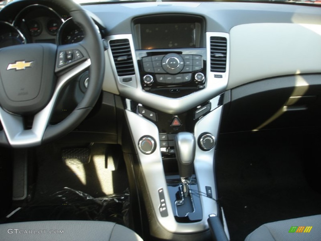 2013 Cruze LT/RS - Summit White / Medium Titanium photo #4