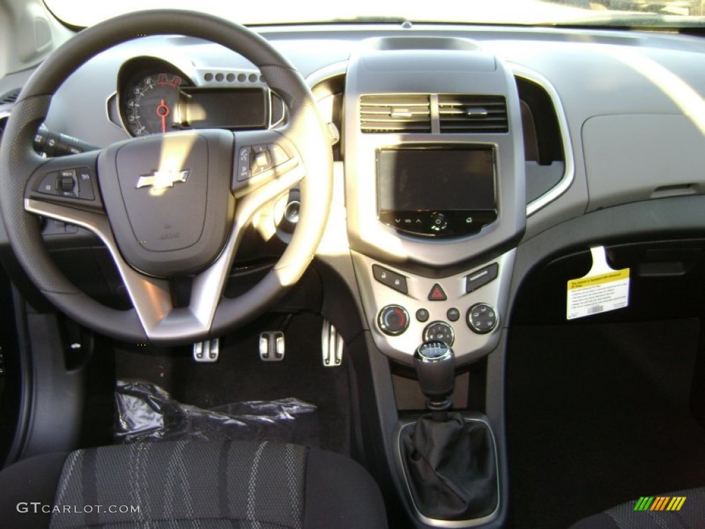 2013 Chevrolet Sonic LT Hatch Dark Pewter/Dark Titanium Dashboard Photo #74435681