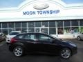 2013 Tuxedo Black Ford Focus SE Hatchback  photo #1