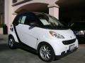 Crystal White - fortwo passion coupe Photo No. 1