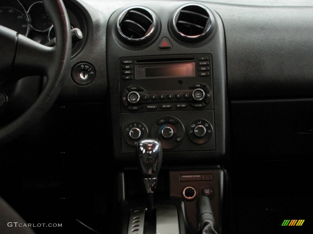 2009 Pontiac G6 Sedan Controls Photo #74440159