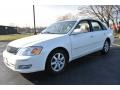 Diamond White Pearl 2001 Toyota Avalon XLS
