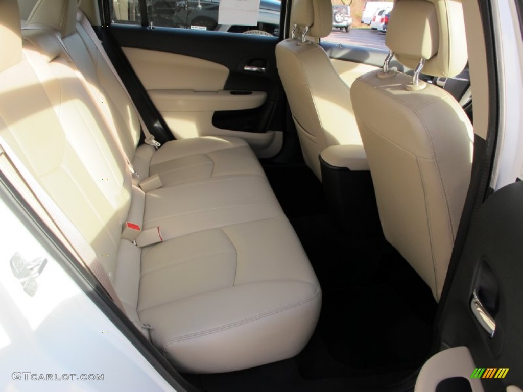 2012 200 Limited Sedan - Bright White / Black photo #17