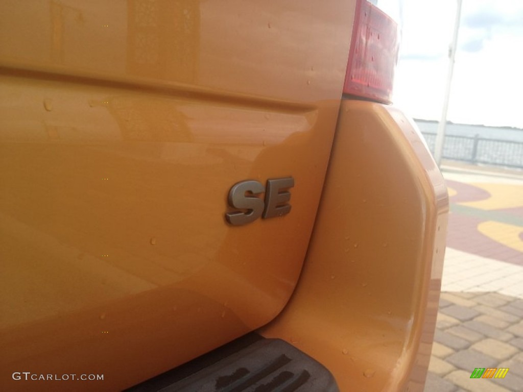 2008 Land Rover LR2 SE Marks and Logos Photos