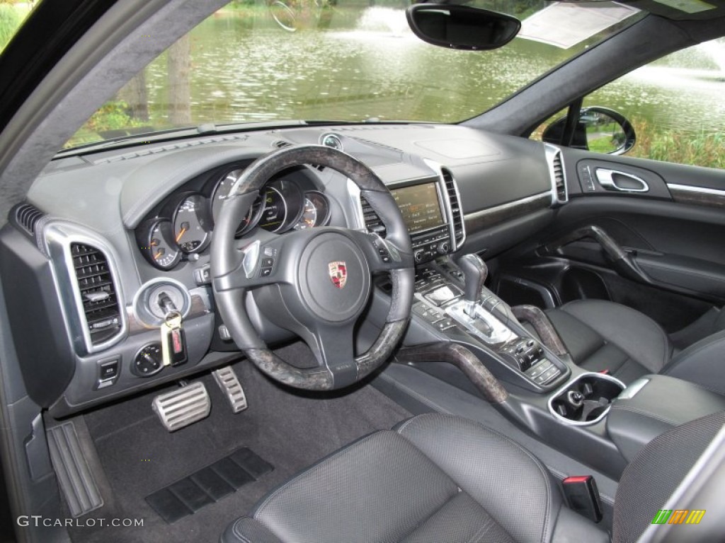 Black Interior 2011 Porsche Cayenne Turbo Photo #74443318