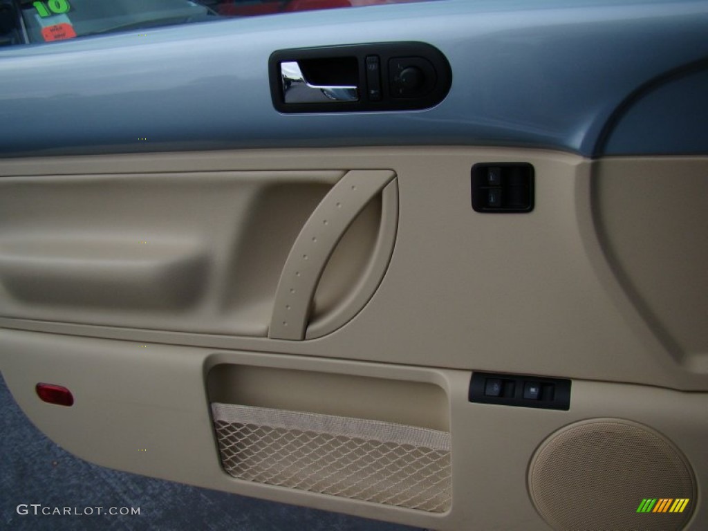 2010 Volkswagen New Beetle 2.5 Coupe Door Panel Photos