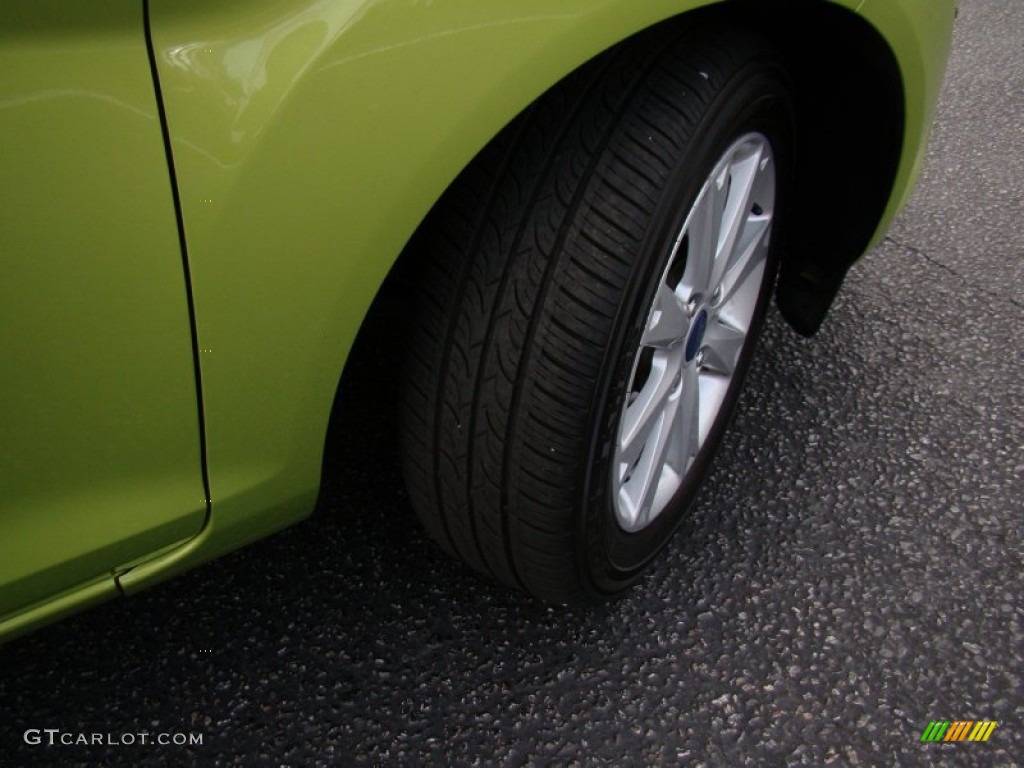 2011 Fiesta SE Sedan - Lime Squeeze Metallic / Light Stone/Charcoal Black Cloth photo #26