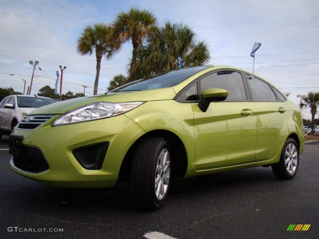 2011 Fiesta SE Sedan - Lime Squeeze Metallic / Light Stone/Charcoal Black Cloth photo #29