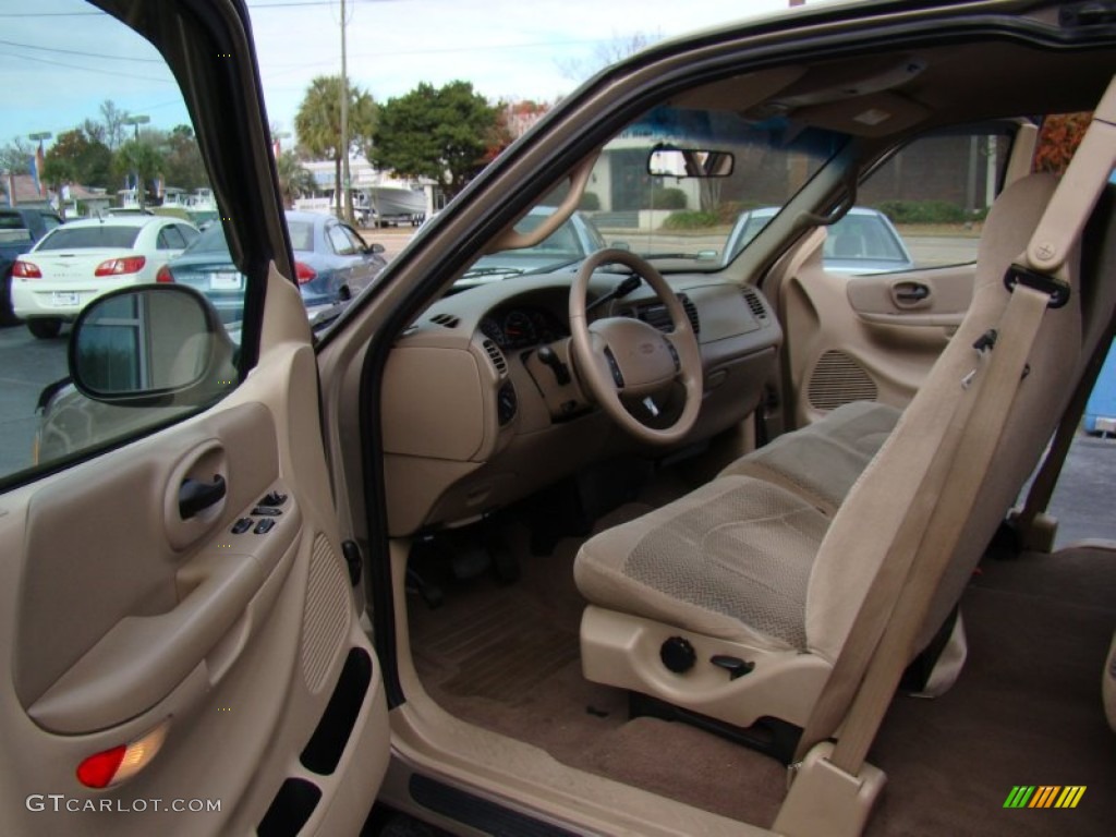 Medium Parchment Interior 2001 Ford F150 XLT SuperCab Photo #74447119