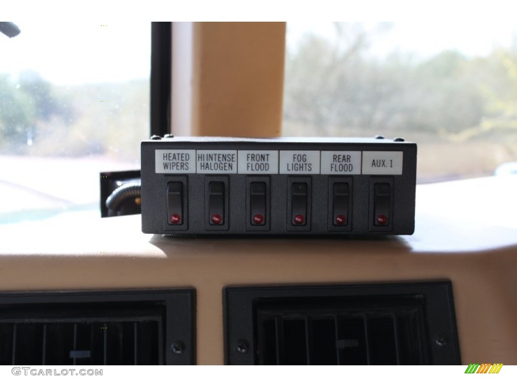 1997 Hummer H1 Wagon Controls Photo #74447734