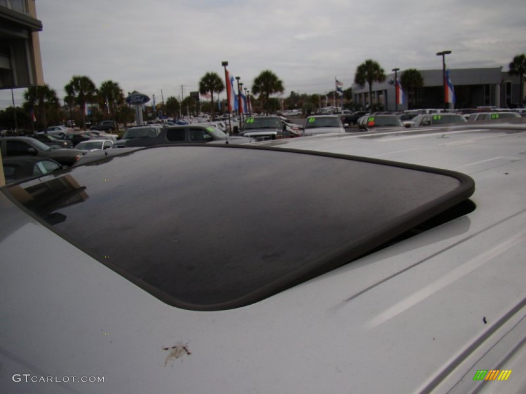 2010 F150 Lariat SuperCrew 4x4 - Ingot Silver Metallic / Black photo #9