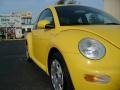 2002 Double Yellow Volkswagen New Beetle GLS Coupe  photo #13