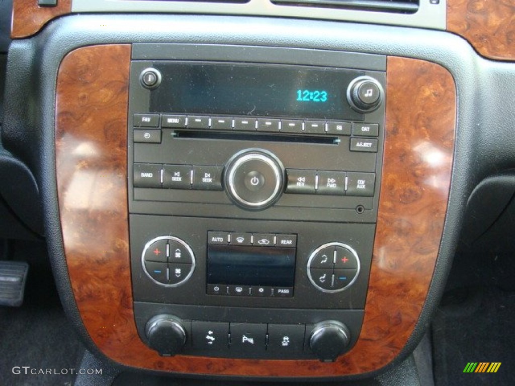 2012 Suburban LT 4x4 - Black / Ebony photo #11