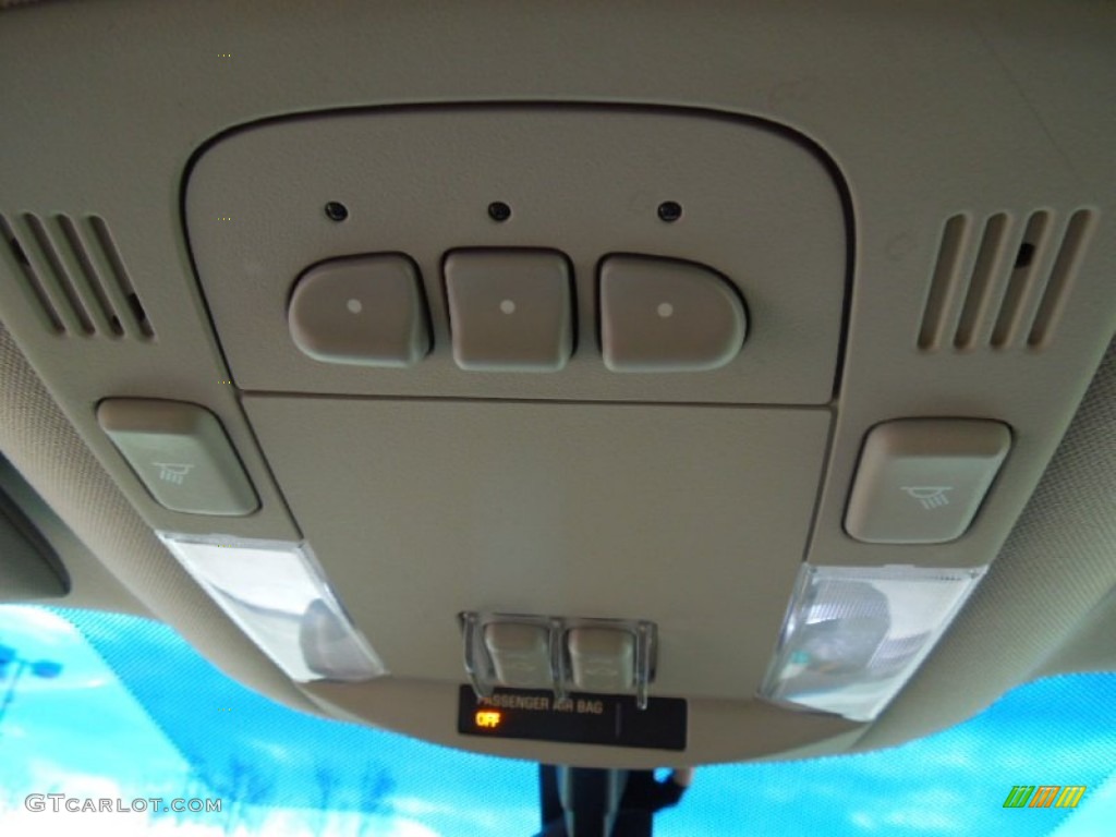 2011 Cadillac DTS Premium Controls Photo #74455410