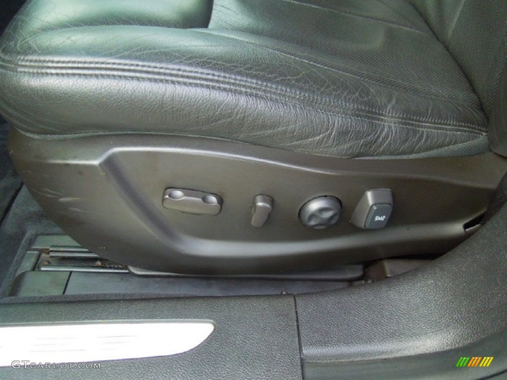 2011 Cadillac DTS Premium Controls Photo #74455676