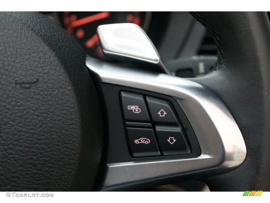 2011 BMW Z4 sDrive30i Roadster Controls Photo #74461847
