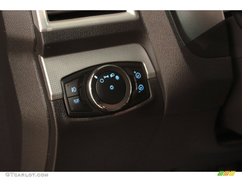 2012 Explorer XLT 4WD - Ingot Silver Metallic / Charcoal Black photo #7