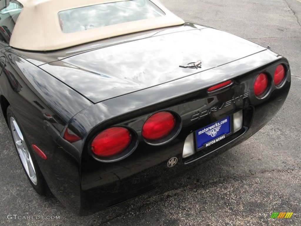2000 Corvette Convertible - Black / Light Oak photo #3