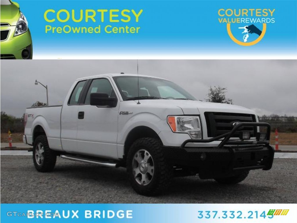 2010 F150 STX SuperCab 4x4 - Oxford White / Medium Stone photo #1