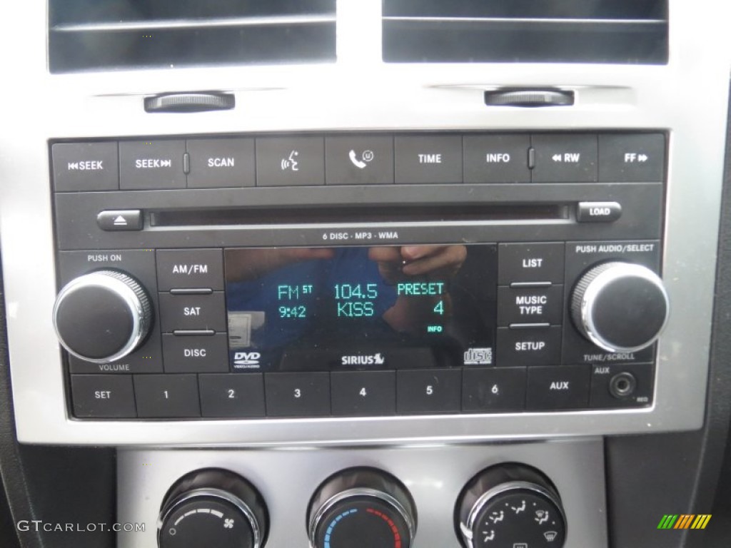 2009 Dodge Nitro R/T Audio System Photo #74474447