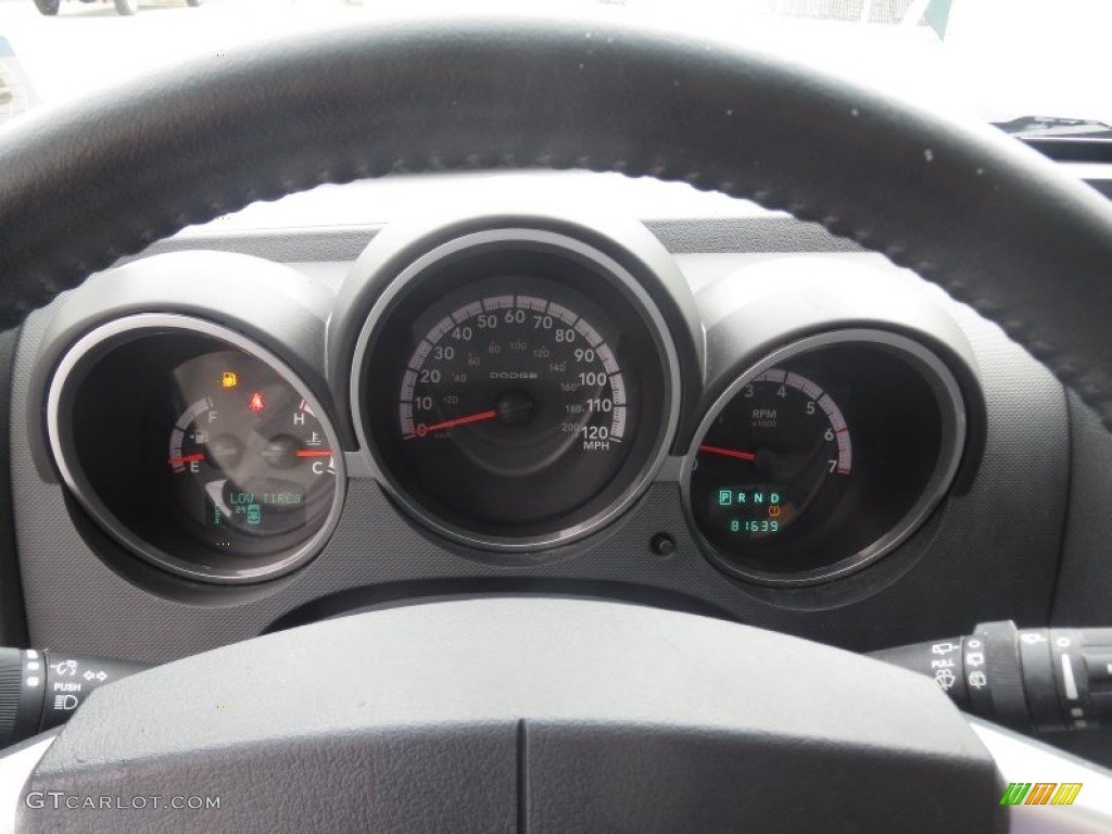 2009 Dodge Nitro R/T Gauges Photos