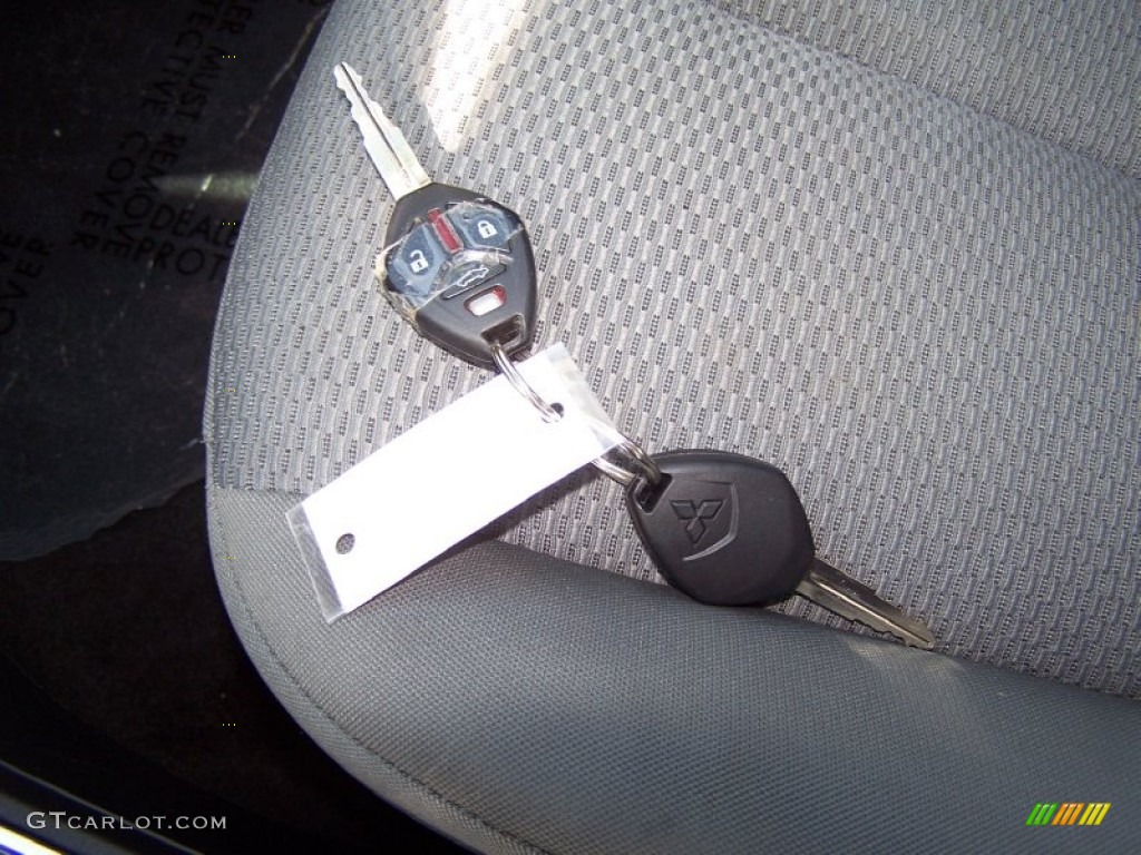 2010 Mitsubishi Galant FE Keys Photos