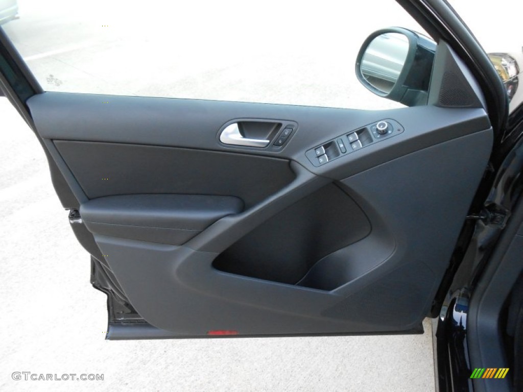 2013 Volkswagen Tiguan SE Black Door Panel Photo #74476916