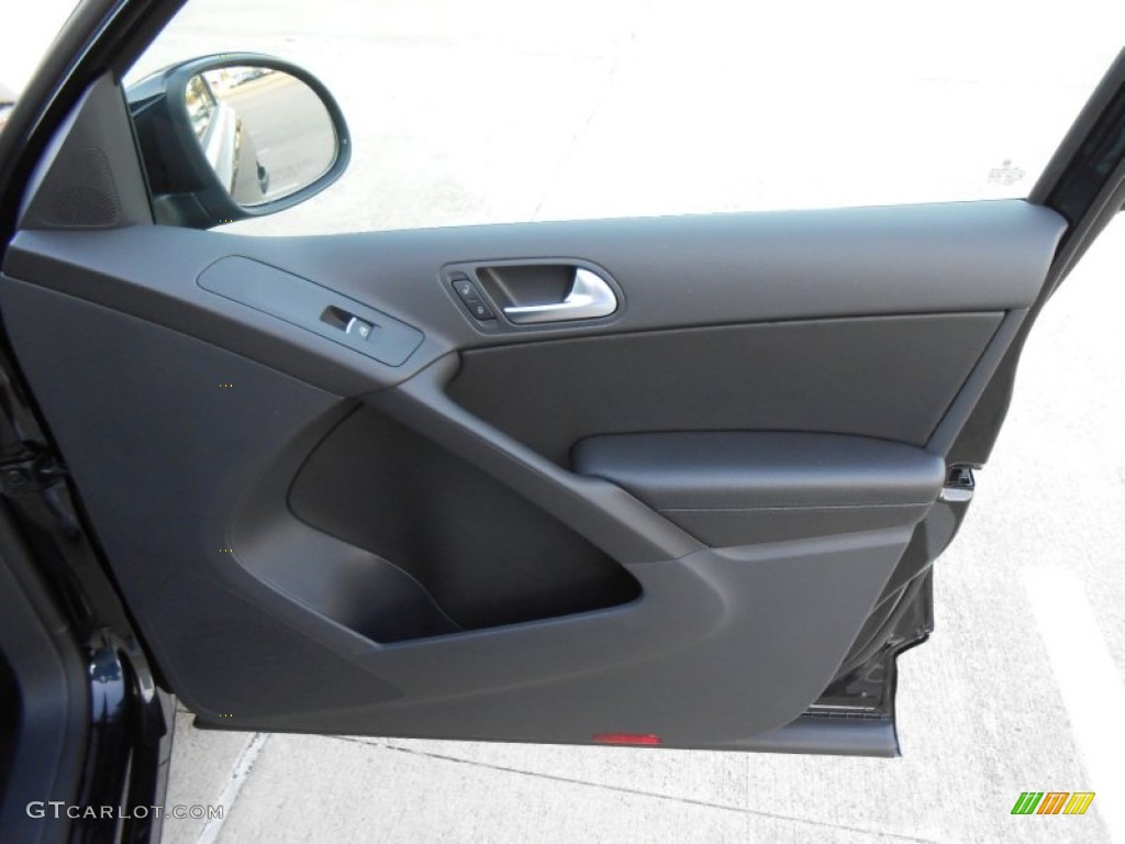 2013 Volkswagen Tiguan SE Black Door Panel Photo #74476952