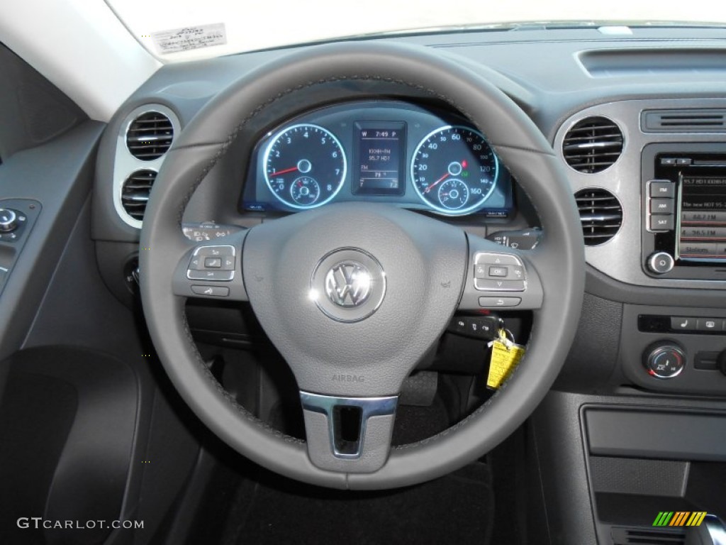 2013 Volkswagen Tiguan SE Black Steering Wheel Photo #74477020