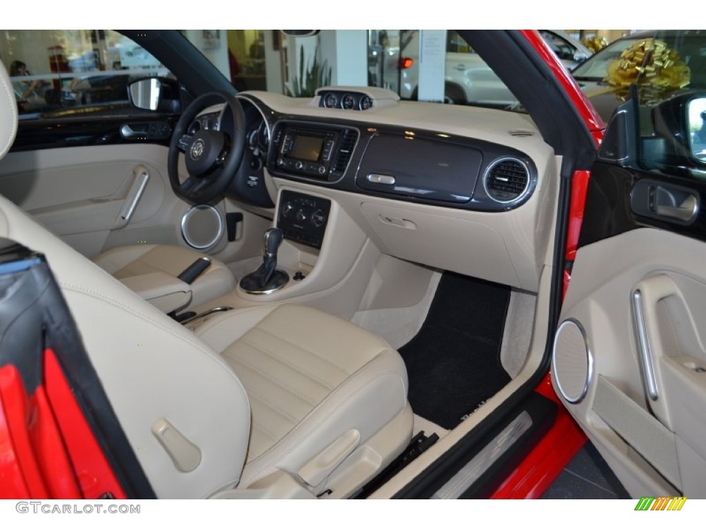 Beige Interior 2013 Volkswagen Beetle Turbo Convertible Photo #74477651