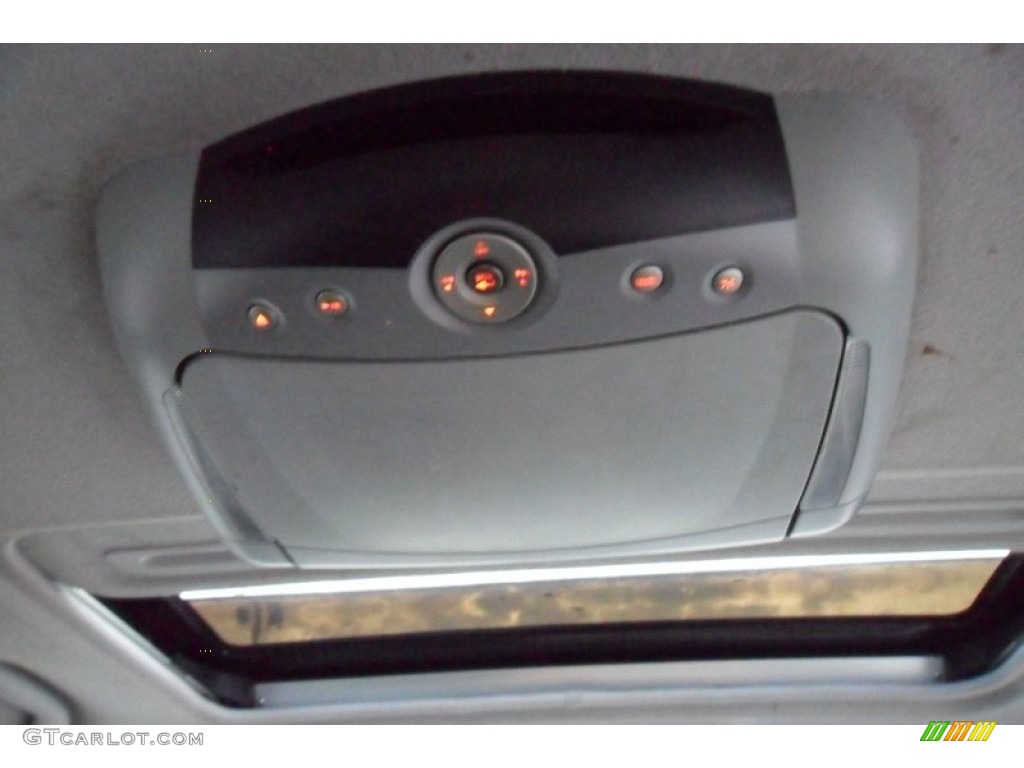 2006 MAZDA5 Touring - Whitewater Pearl / Black photo #26