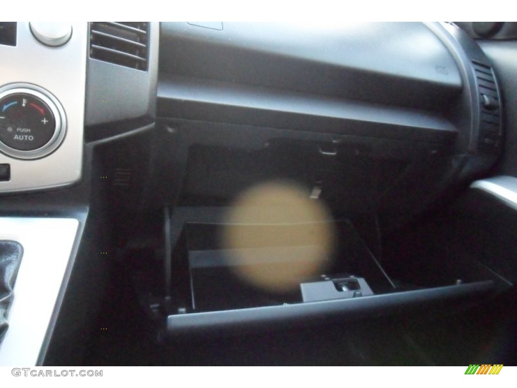 2006 MAZDA5 Touring - Whitewater Pearl / Black photo #37