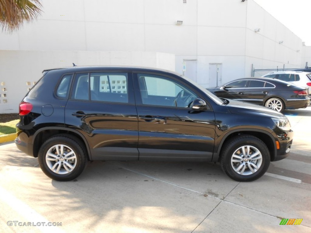 2012 Tiguan S 4Motion - Deep Black Metallic / Black photo #6