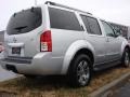 Silver Lightning - Pathfinder SE 4x4 Photo No. 2