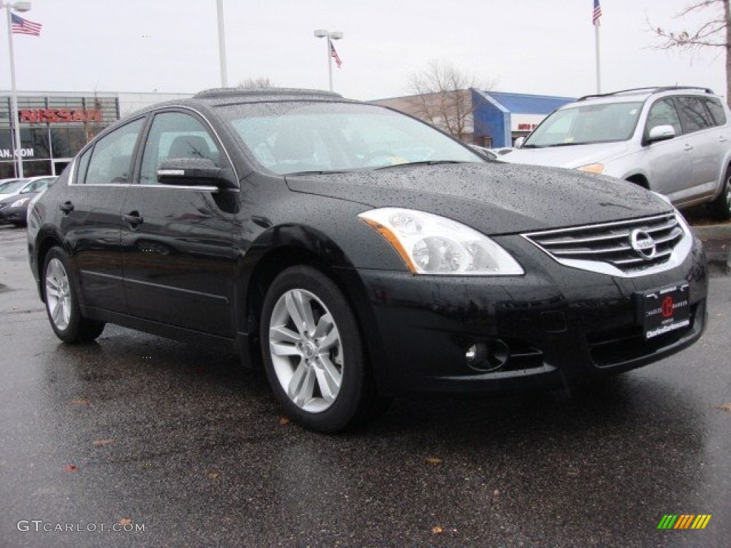 Super Black Nissan Altima