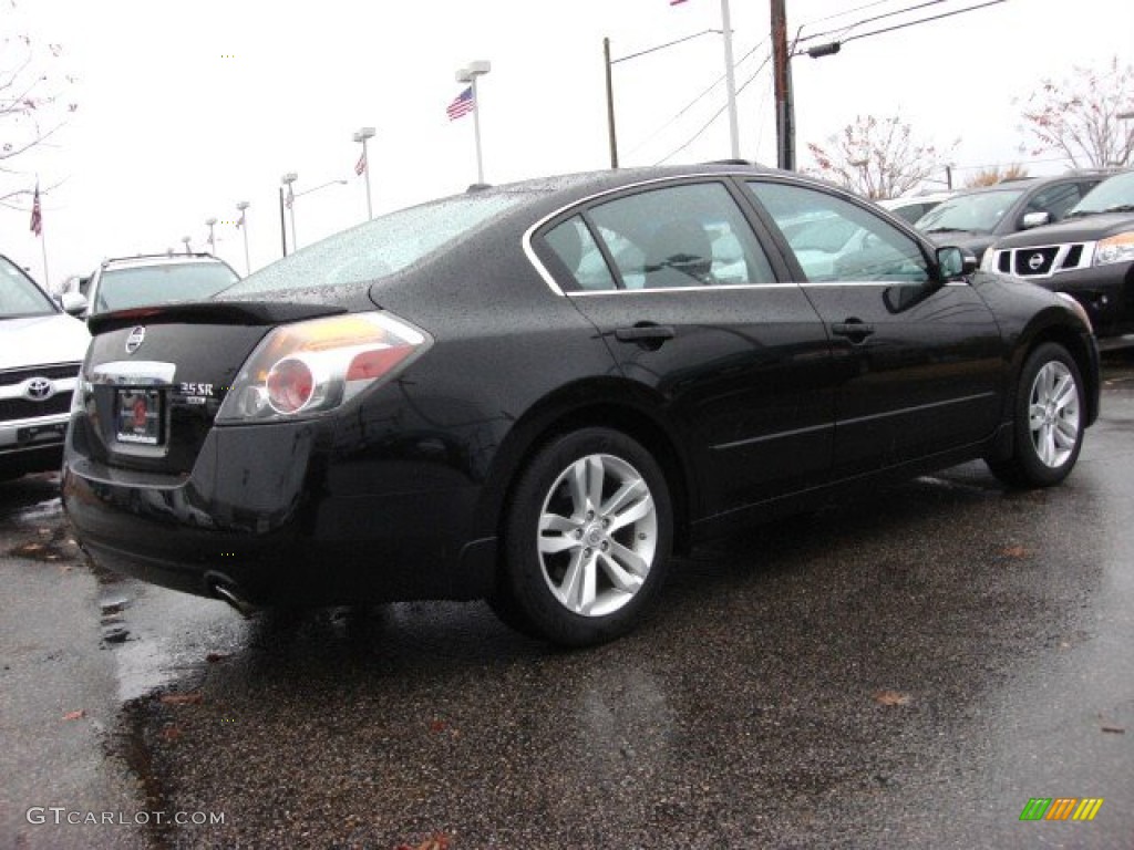 2012 Altima 3.5 SR - Super Black / Charcoal photo #4