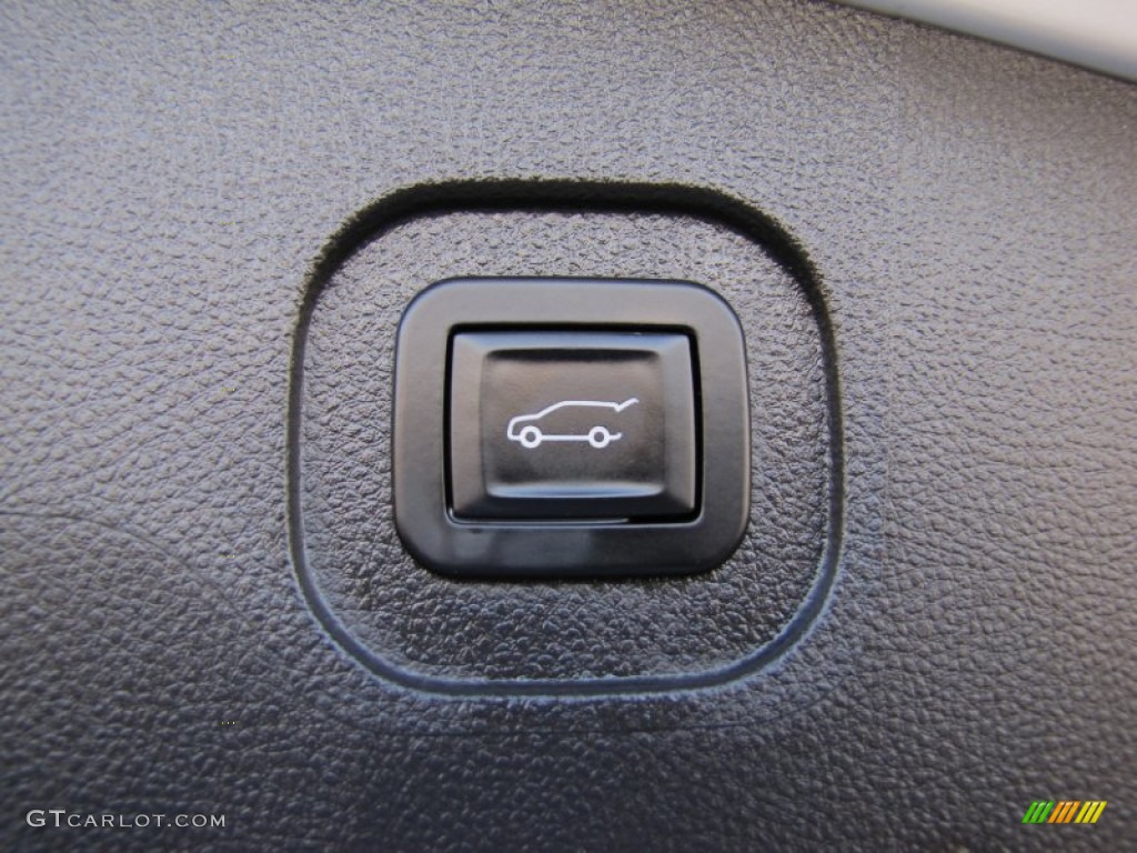2011 Chevrolet Equinox LTZ AWD Controls Photos