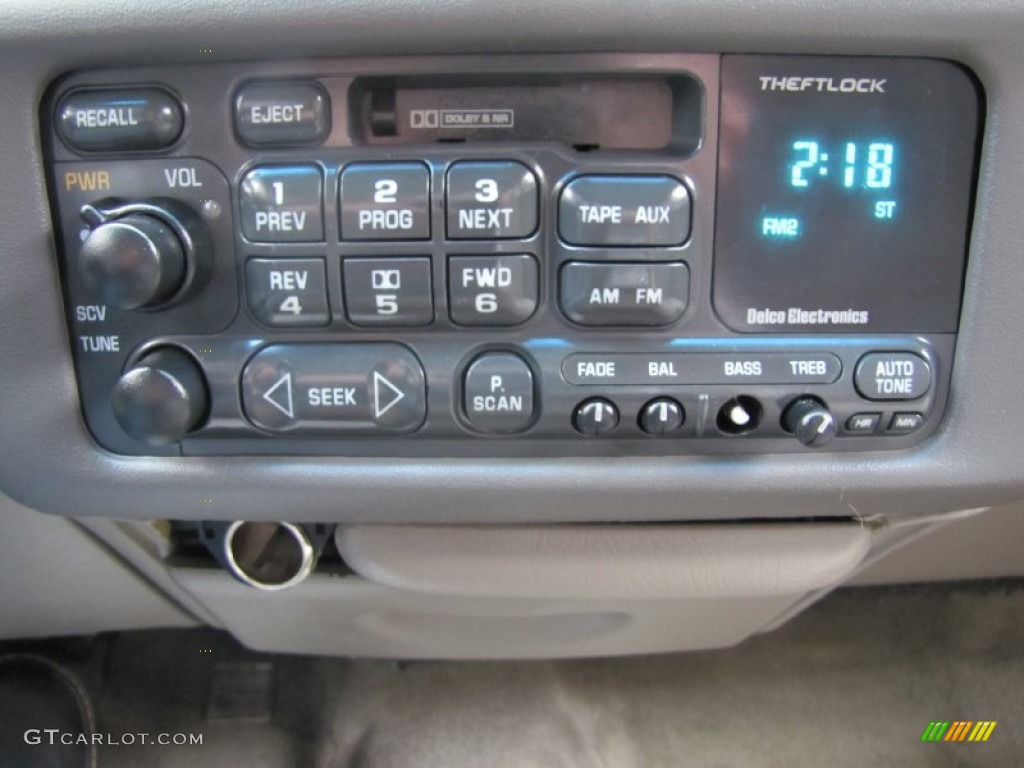 2000 Chevrolet Lumina Sedan Audio System Photo #74483048