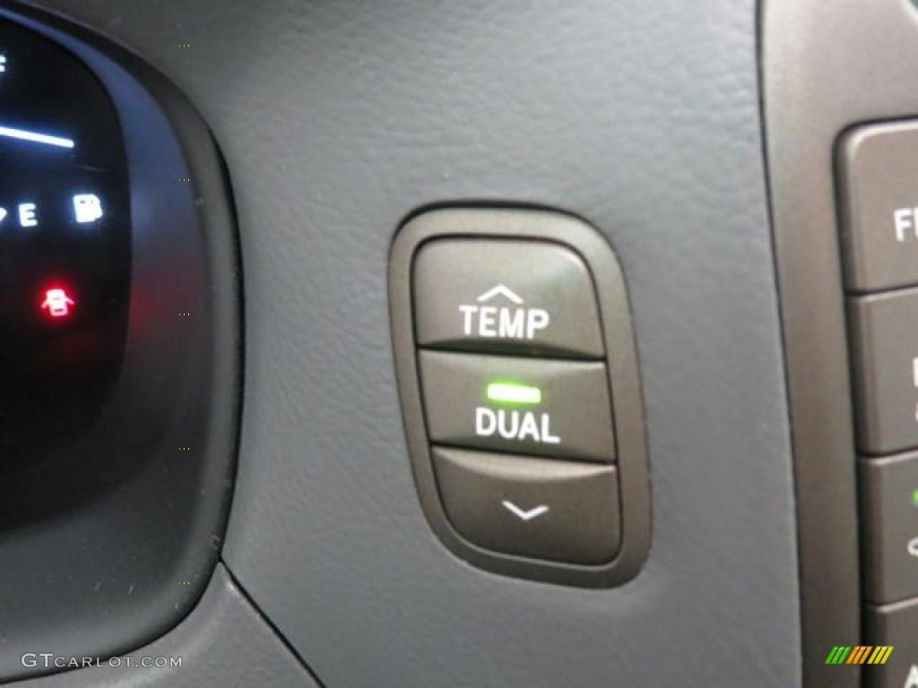 2005 Lexus LS 430 Sedan Controls Photo #74485988