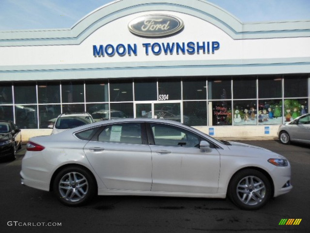 2013 Fusion SE 1.6 EcoBoost - White Platinum Metallic Tri-coat / Charcoal Black photo #1