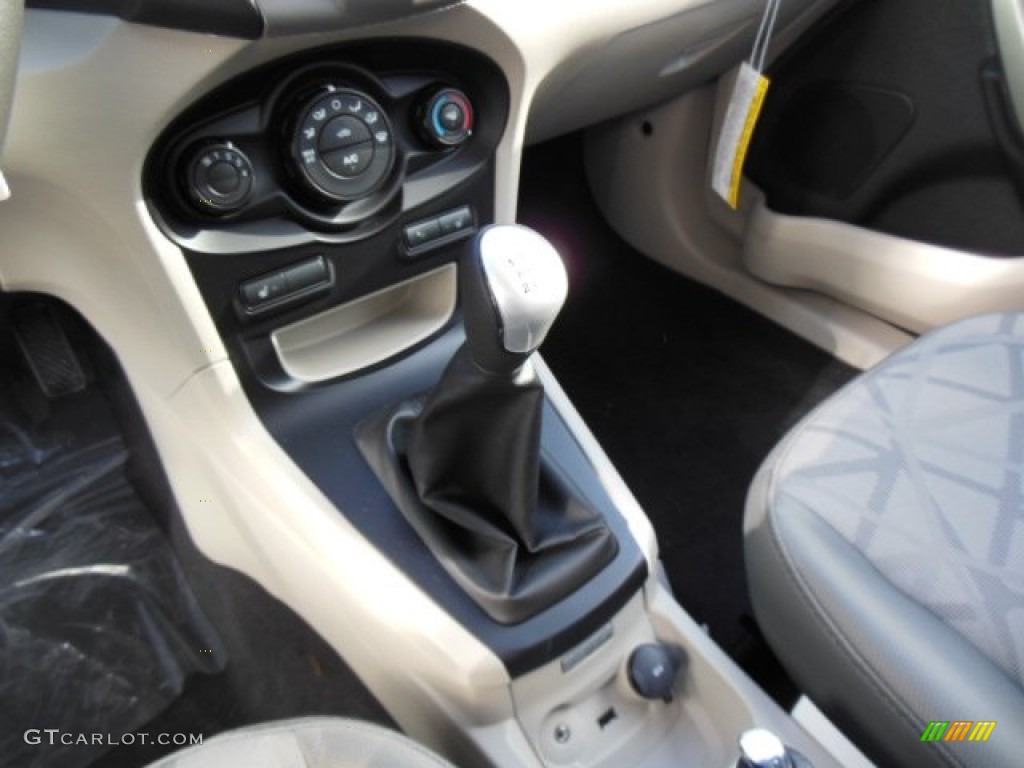 2013 Ford Fiesta SE Sedan 5 Speed Manual Transmission Photo #74487860