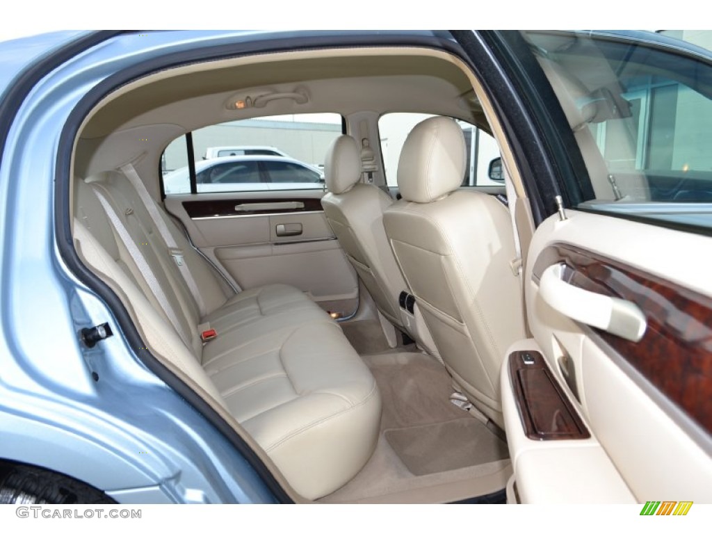 2008 Lincoln Town Car Signature Limited Rear Seat Photo #74492579
