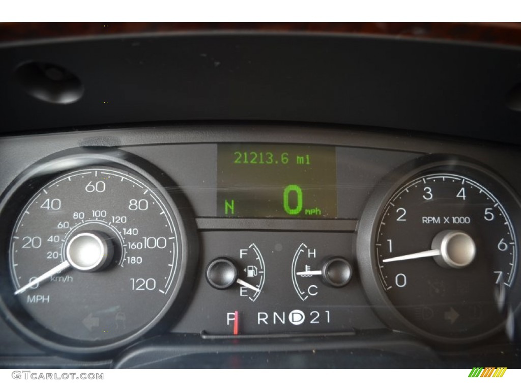 2008 Lincoln Town Car Signature Limited Gauges Photos
