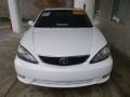 Super White - Camry SE Photo No. 6