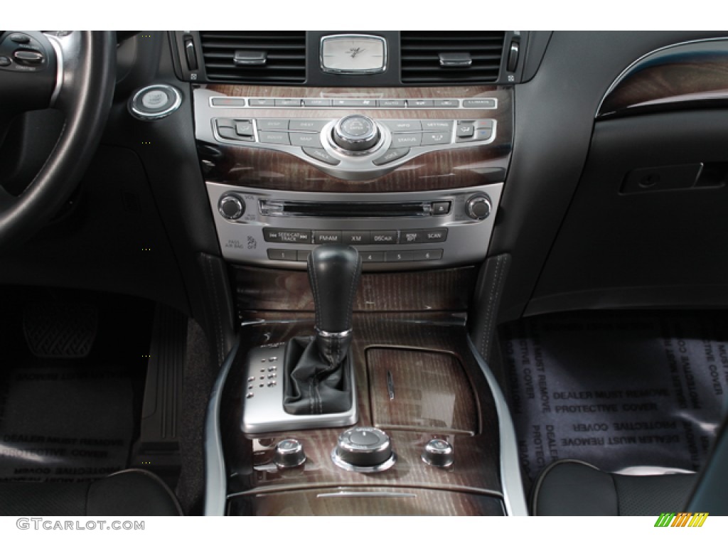 2012 Infiniti M 37x AWD Sedan Controls Photos