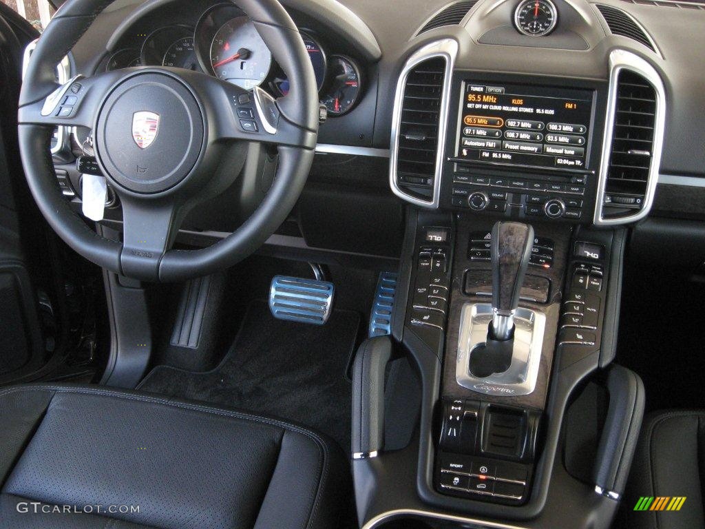 2012 Porsche Cayenne S Controls Photo #74496364