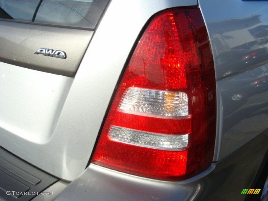 2004 Forester 2.5 XS - Platinum Silver Metallic / Gray photo #17