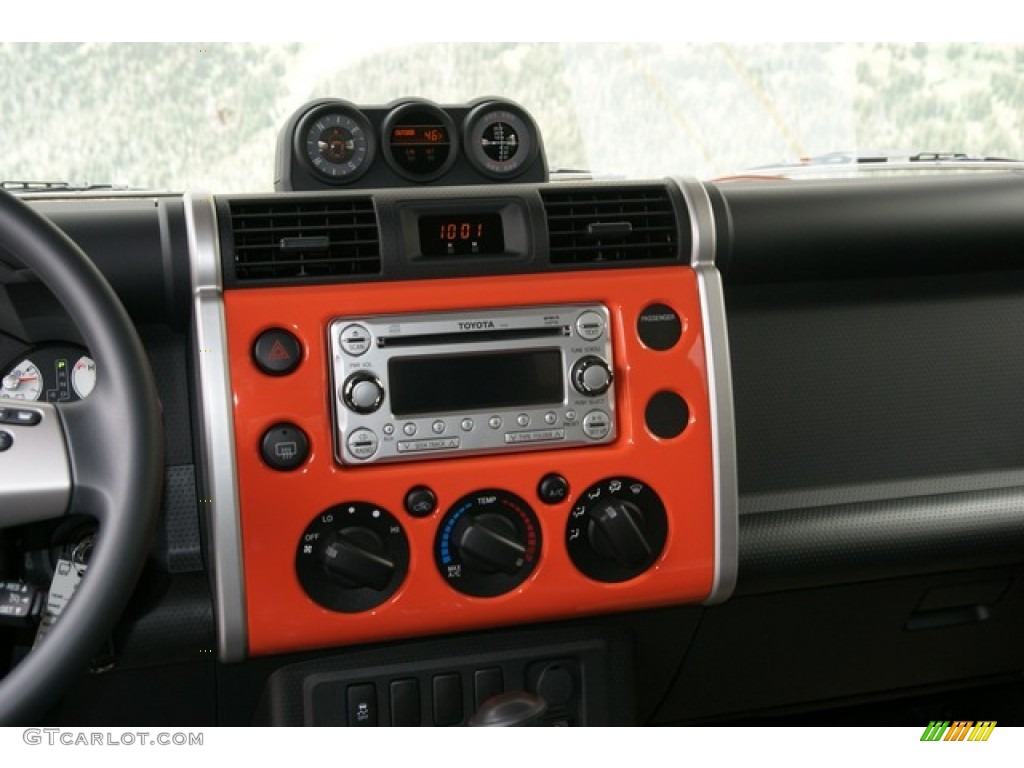 2013 Toyota FJ Cruiser 4WD Controls Photo #74500403