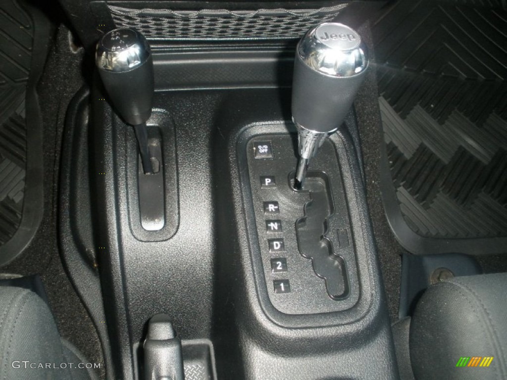 2011 Jeep Wrangler Unlimited Sahara 4x4 4 Speed Automatic Transmission Photo #74500457