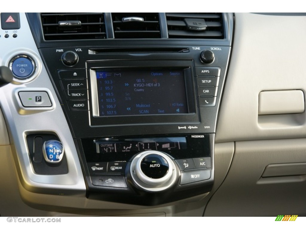2013 Toyota Prius v Three Hybrid Controls Photo #74503532